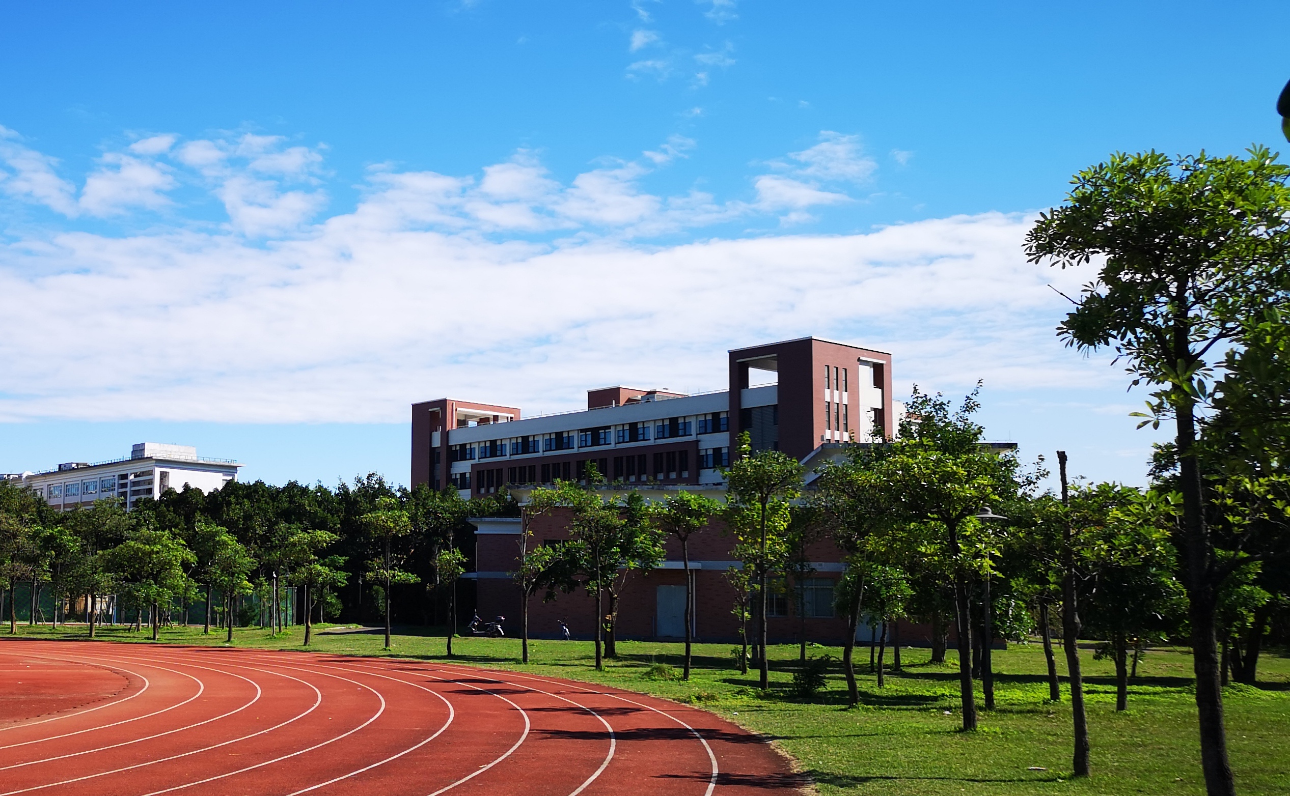 旗山校区13号科研实验楼网络工程建设任务顺利完成